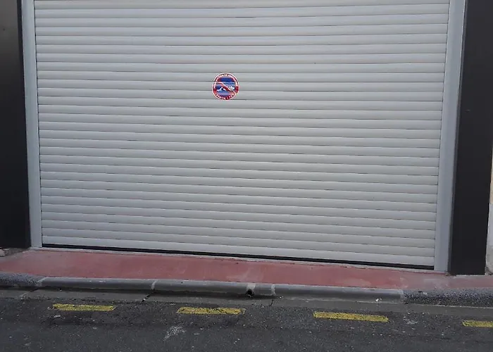 Maison De Avec Garage Et Terrasse 아파트 *