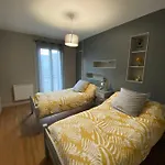 Maison De Avec Garage Et Terrasse アパート ルルド