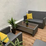 アパート Maison De Avec Garage Et Terrasse