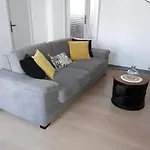 Maison De Avec Garage Et Terrasse アパート ルルド