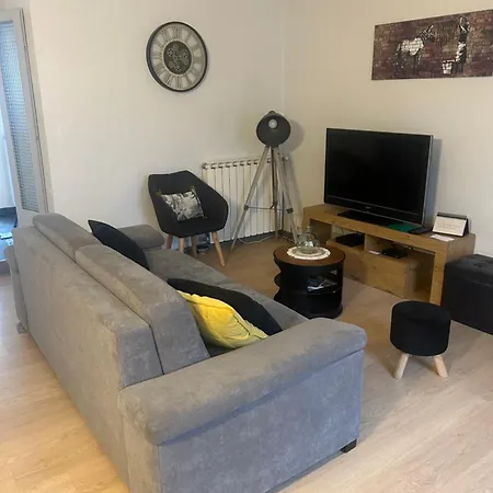 شقة Maison De Avec Garage Et Terrasse